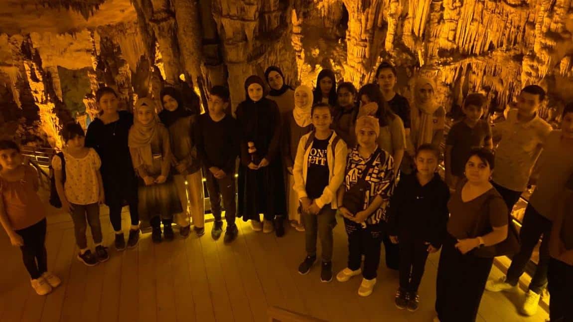 Kültürün İzinde Mersin Projemiz Kapsamında Aydıncık Aynalıgöl Mağarası gezisi düzenlenmiştir.